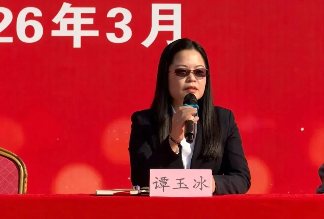 怀集二中八年级开学大会暨中考冲刺誓师大会顺利举行 第22张