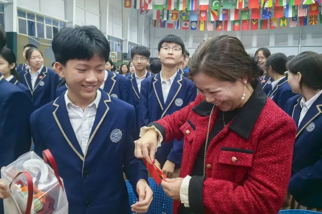 笃真自强鏖百日,砺志攻坚迎中考 | 西安博爱学校初2026届中考百日誓师大会隆重举行 第62张 笃真自强鏖百日,砺志攻坚迎中考 | 西安博爱学校初2026届中考百日誓师大会隆重举行 第62张