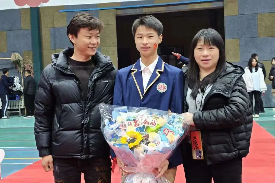 笃真自强鏖百日,砺志攻坚迎中考 | 西安博爱学校初2026届中考百日誓师大会隆重举行 第76张 笃真自强鏖百日,砺志攻坚迎中考 | 西安博爱学校初2026届中考百日誓师大会隆重举行 第76张