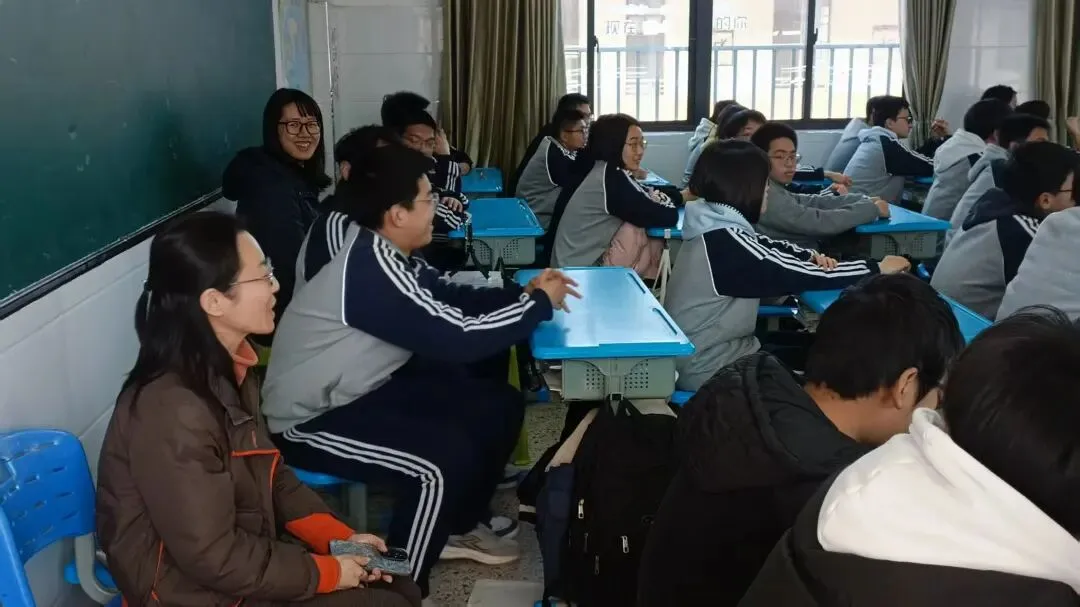 蓄力中考,静待花开——福州市未成年人心理辅导站送培送教活动走进我校 第13张