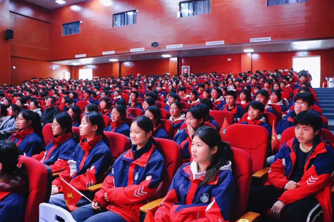 【中考加油】马跃百关 折桂当时—— 叶集区实验学校2026届毕业生心理健康教育暨动员大会隆重举行 第23张 【中考加油】马跃百关 折桂当时—— 叶集区实验学校2026届毕业生心理健康教育暨动员大会隆重举行 第23张