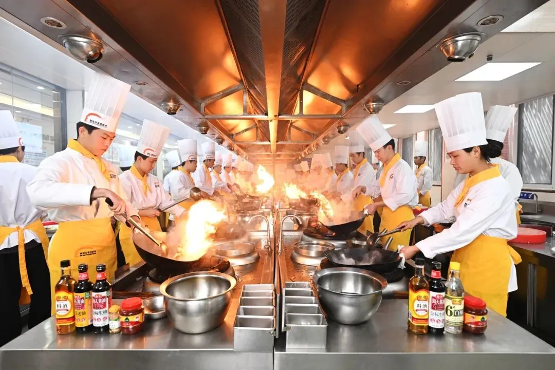 【家长必看】与其等中考后被动选择,不如现在提前入学!郑州新东方春季班免试入学中! 第17张