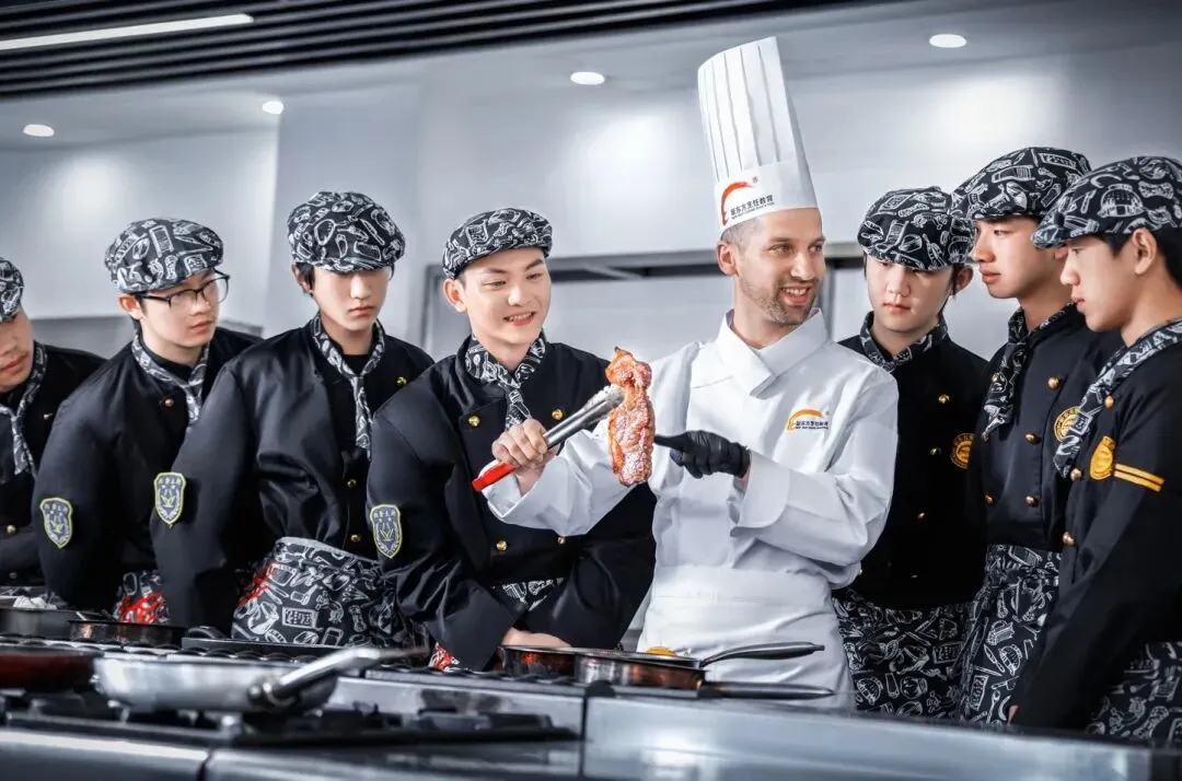 【家长必看】与其等中考后被动选择,不如现在提前入学!郑州新东方春季班免试入学中! 第19张