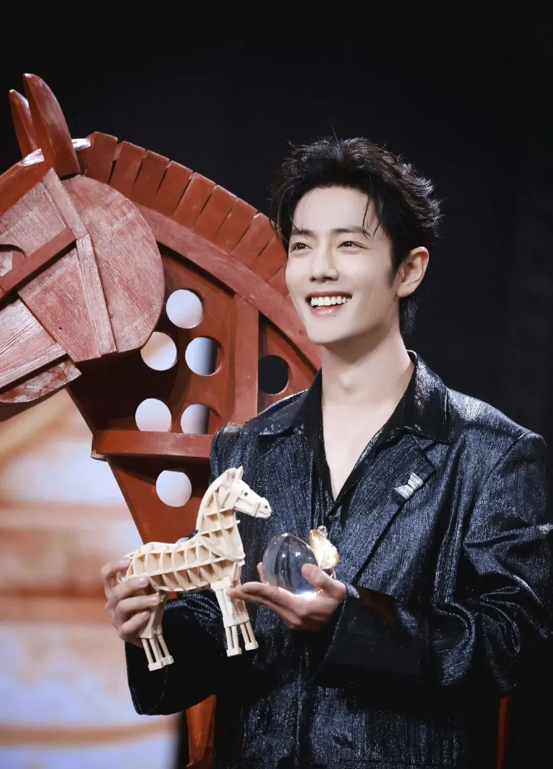 从舞台到试卷|肖战:用榜样力量,走进青春课堂 第1张