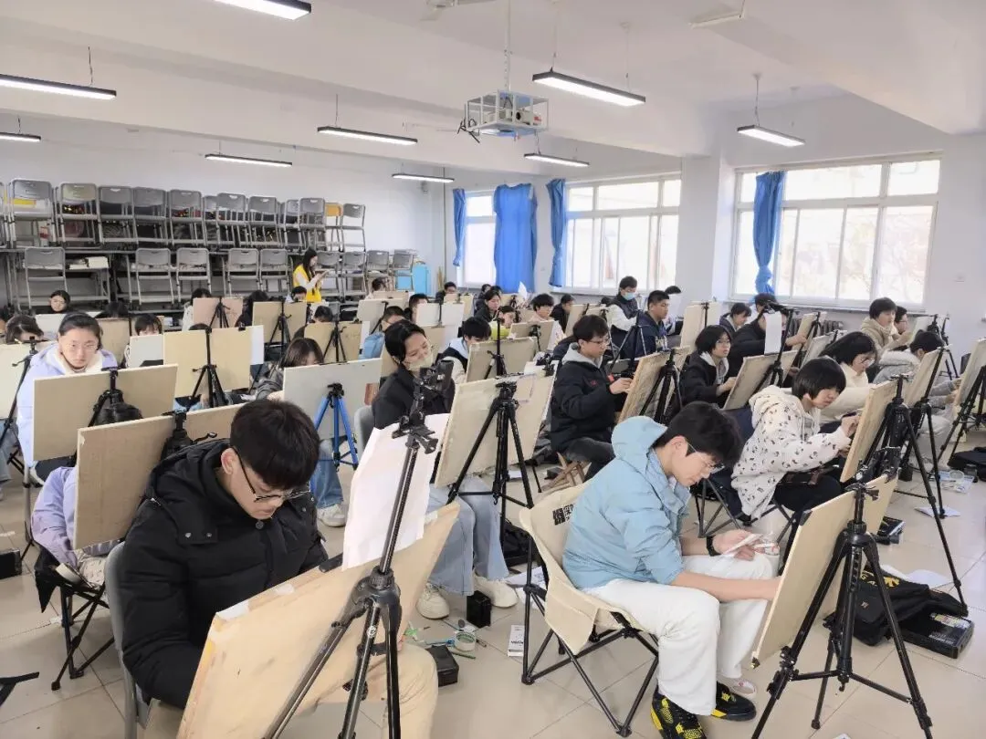 质检美术二模圆满落幕(附高清真题)|复盘沉淀,冲刺中考 第4张 质检美术二模圆满落幕(附高清真题)|复盘沉淀,冲刺中考 第4张