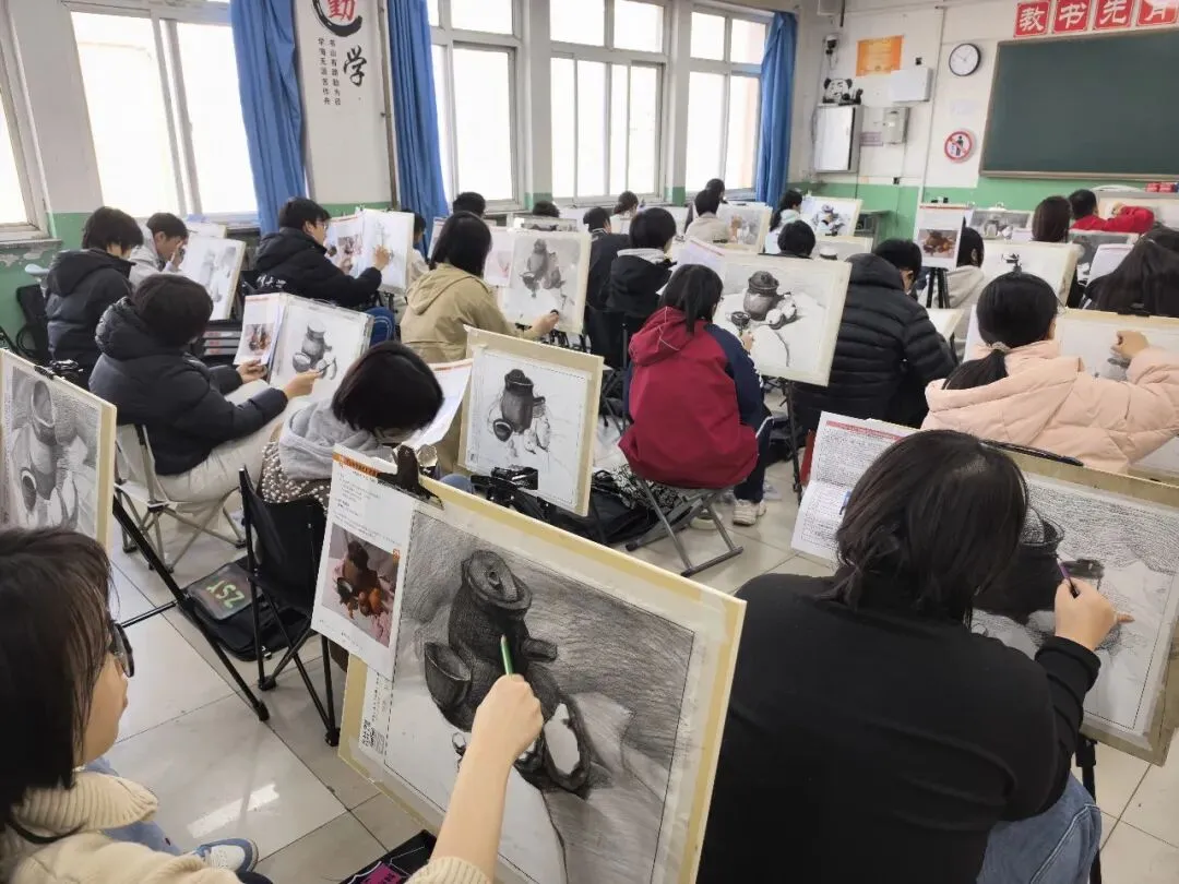 质检美术二模圆满落幕(附高清真题)|复盘沉淀,冲刺中考 第8张 质检美术二模圆满落幕(附高清真题)|复盘沉淀,冲刺中考 第8张