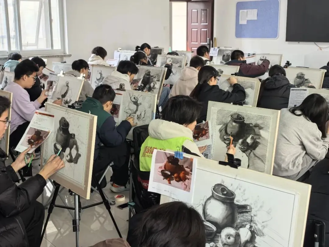 质检美术二模圆满落幕(附高清真题)|复盘沉淀,冲刺中考 第9张 质检美术二模圆满落幕(附高清真题)|复盘沉淀,冲刺中考 第9张