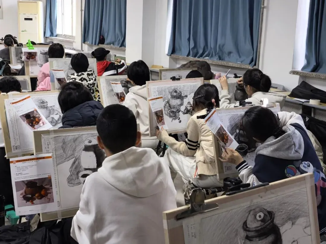 质检美术二模圆满落幕(附高清真题)|复盘沉淀,冲刺中考 第11张 质检美术二模圆满落幕(附高清真题)|复盘沉淀,冲刺中考 第11张