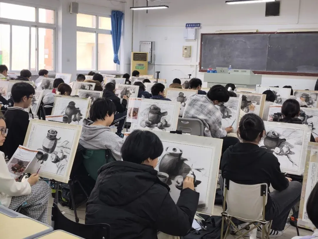 质检美术二模圆满落幕(附高清真题)|复盘沉淀,冲刺中考 第22张 质检美术二模圆满落幕(附高清真题)|复盘沉淀,冲刺中考 第22张