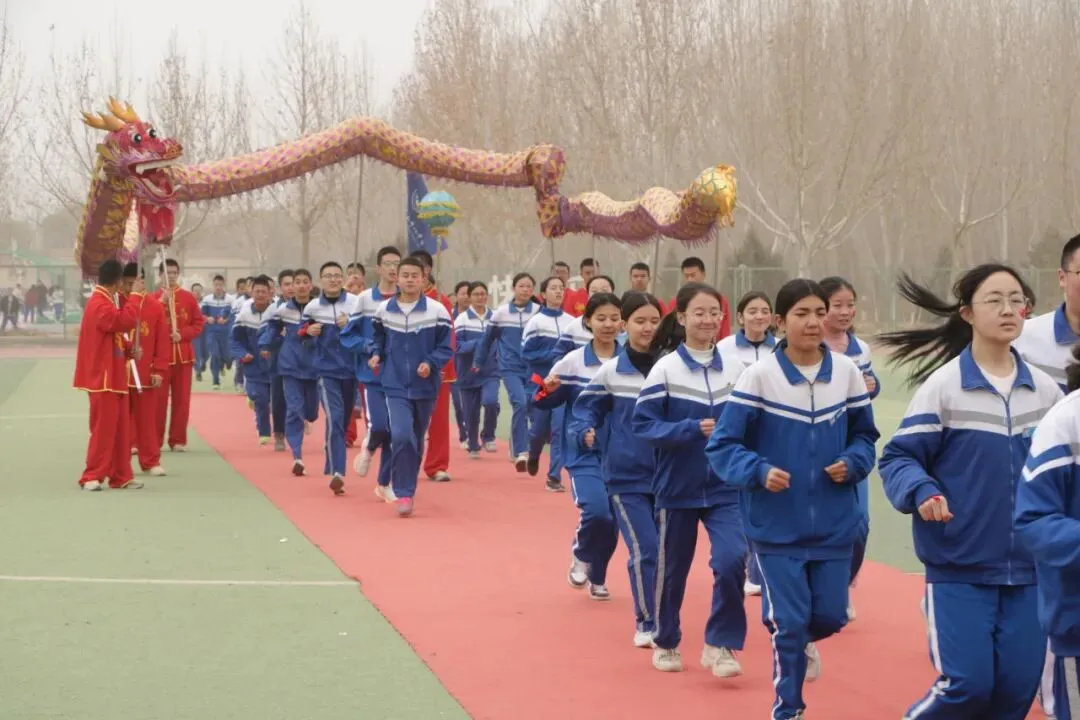 【中考动态】百日磨砺终亮剑 全力以赴定乾坤 —— 我校隆重举行2026届百日誓师大会 第22张 【中考动态】百日磨砺终亮剑 全力以赴定乾坤 —— 我校隆重举行2026届百日誓师大会 第22张