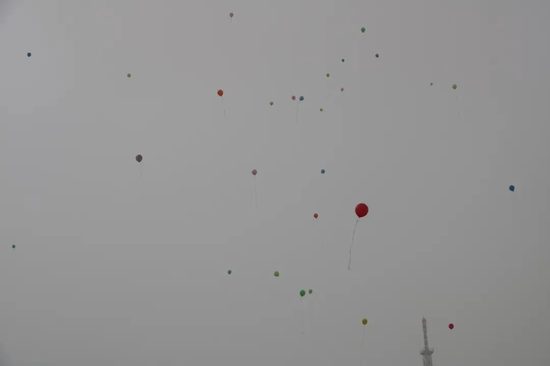 【中考动态】百日磨砺终亮剑 全力以赴定乾坤 —— 我校隆重举行2026届百日誓师大会 第57张 【中考动态】百日磨砺终亮剑 全力以赴定乾坤 —— 我校隆重举行2026届百日誓师大会 第57张