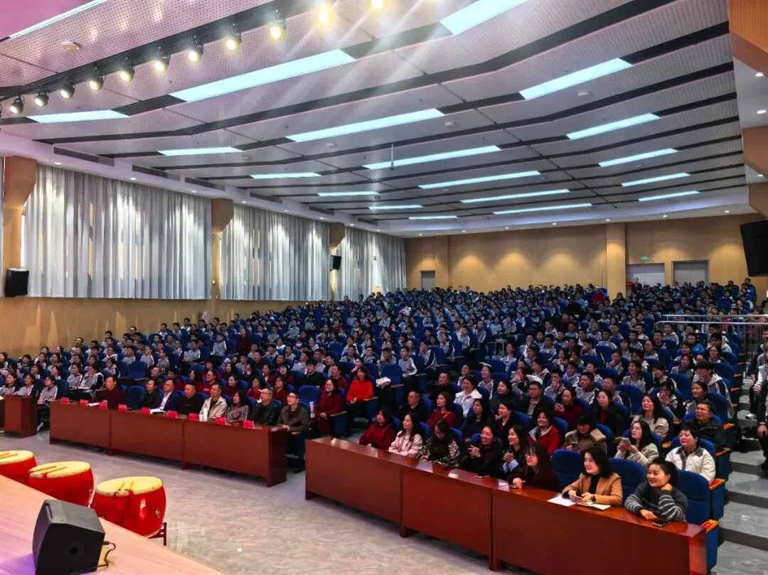 【助力中考】龙马精神酬壮志 六月折桂定可期——莆田第三中学举行2026届奋进大会 第7张