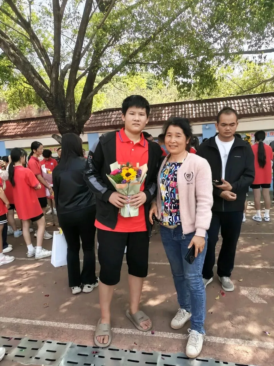 中考送考日,爱与勇气同频绽放 第4张