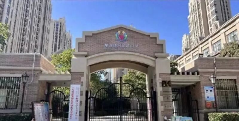 痛心!9岁女孩课堂写试卷时昏倒去世 家属不忍尸检! 第1张