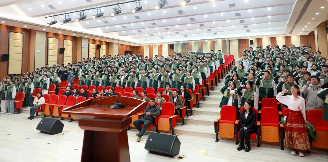 百日逐梦,决战中考!我校九年级中考百日誓师大会燃情启幕 第12张 百日逐梦,决战中考!我校九年级中考百日誓师大会燃情启幕 第12张