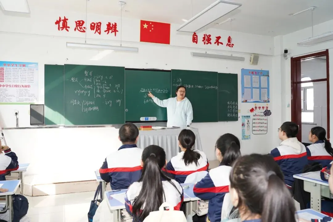 以研促教强实效 凝心聚力备中考——萝北县宝泉岭学校初四听评课活动纪实 第6张 以研促教强实效 凝心聚力备中考——萝北县宝泉岭学校初四听评课活动纪实 第6张