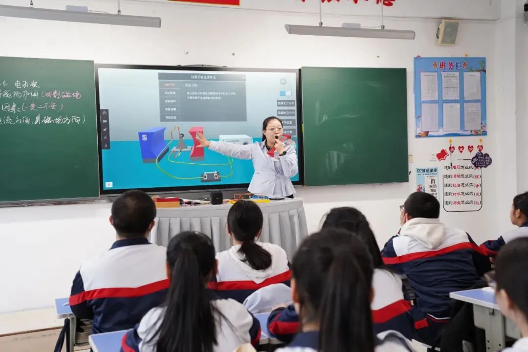 以研促教强实效 凝心聚力备中考——萝北县宝泉岭学校初四听评课活动纪实 第10张 以研促教强实效 凝心聚力备中考——萝北县宝泉岭学校初四听评课活动纪实 第10张