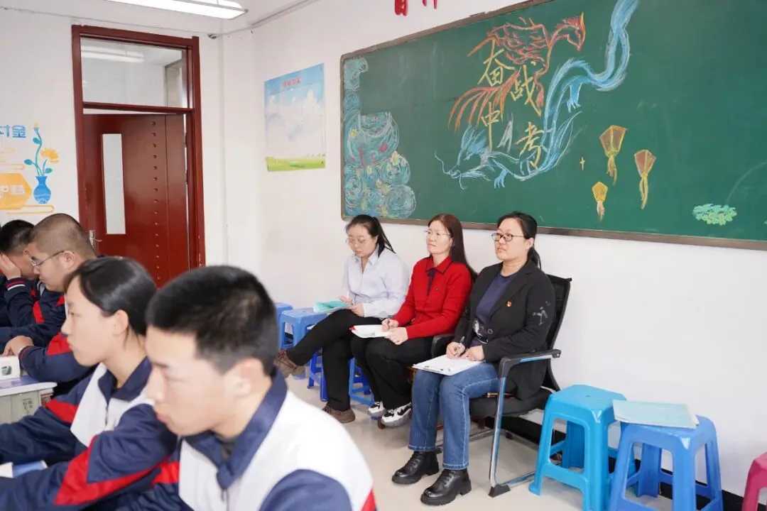 以研促教强实效 凝心聚力备中考——萝北县宝泉岭学校初四听评课活动纪实 第11张 以研促教强实效 凝心聚力备中考——萝北县宝泉岭学校初四听评课活动纪实 第11张