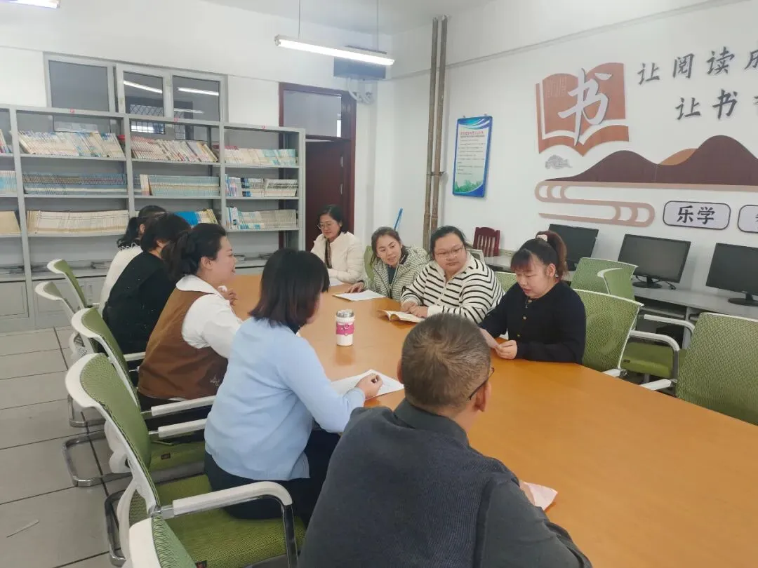 以研促教强实效 凝心聚力备中考——萝北县宝泉岭学校初四听评课活动纪实 第19张 以研促教强实效 凝心聚力备中考——萝北县宝泉岭学校初四听评课活动纪实 第19张