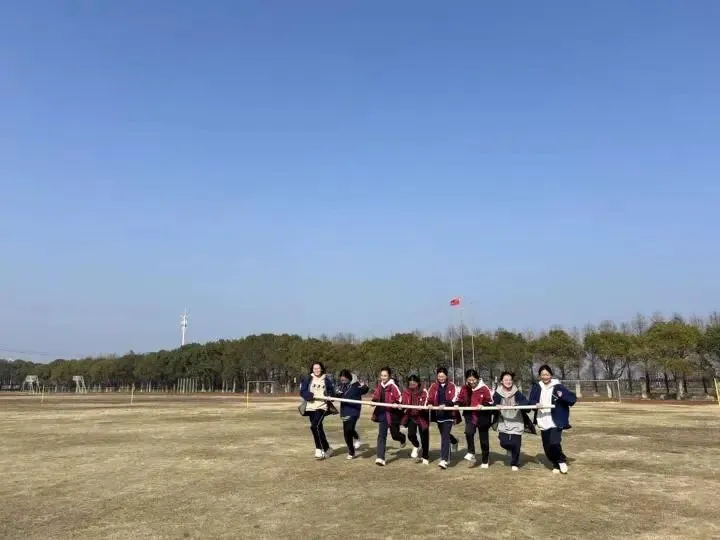 暖心教育|百日冲刺战中考 一鼓作气创辉煌 ---------独山港中学举行2026年百日誓师大会 第21张 暖心教育|百日冲刺战中考 一鼓作气创辉煌 ---------独山港中学举行2026年百日誓师大会 第21张