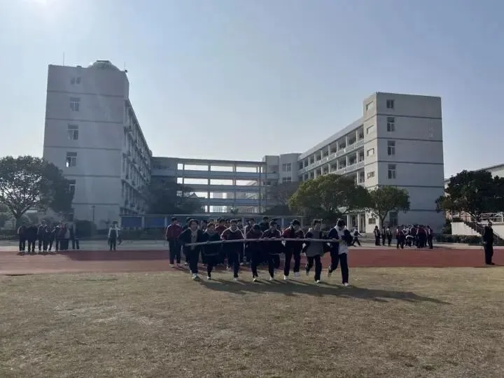 暖心教育|百日冲刺战中考 一鼓作气创辉煌 ---------独山港中学举行2026年百日誓师大会 第22张 暖心教育|百日冲刺战中考 一鼓作气创辉煌 ---------独山港中学举行2026年百日誓师大会 第22张