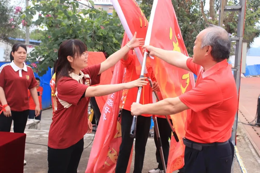 砺剑百日 决胜中考 | 南宁市江南区吴圩镇初级中学举行 2026 届百日誓师大会 第12张 砺剑百日 决胜中考 | 南宁市江南区吴圩镇初级中学举行 2026 届百日誓师大会 第12张