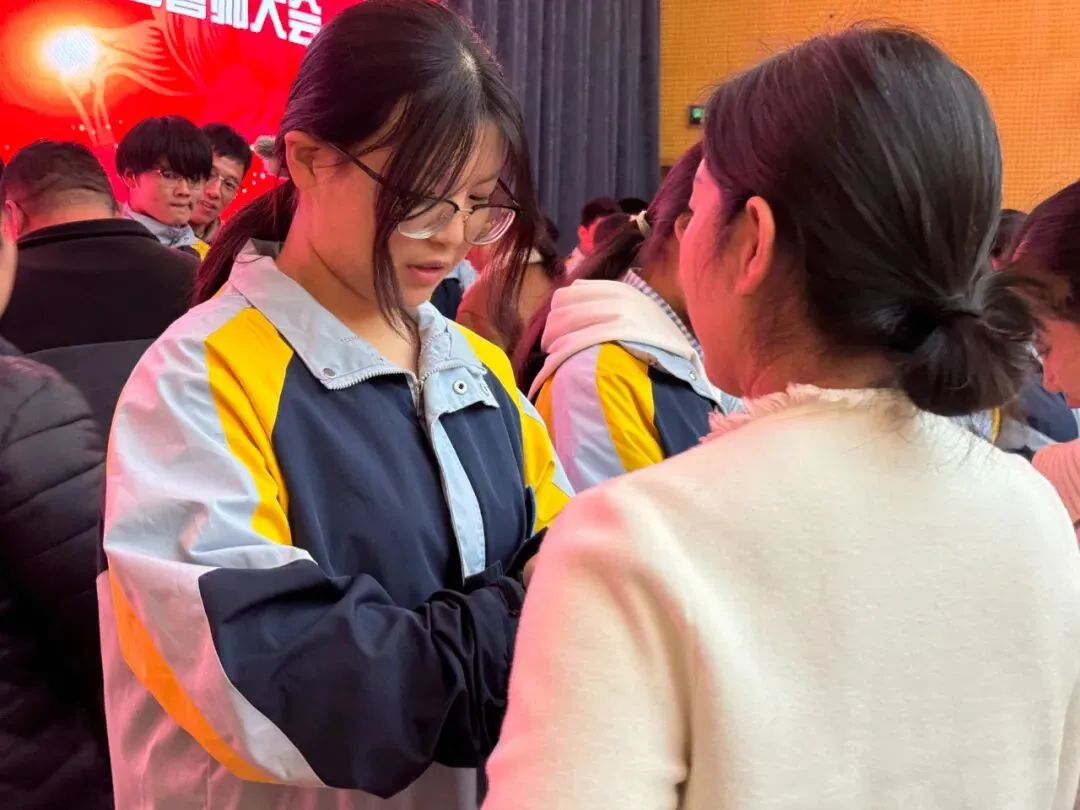 骏马奔腾启新程 青春筑梦赢中考——尼山孔子博雅学校举办2026届初三誓师大会 第8张 骏马奔腾启新程 青春筑梦赢中考——尼山孔子博雅学校举办2026届初三誓师大会 第8张