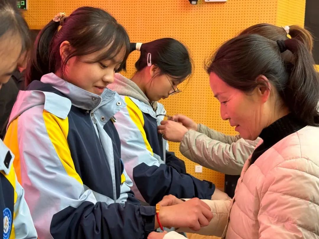 骏马奔腾启新程 青春筑梦赢中考——尼山孔子博雅学校举办2026届初三誓师大会 第10张 骏马奔腾启新程 青春筑梦赢中考——尼山孔子博雅学校举办2026届初三誓师大会 第10张