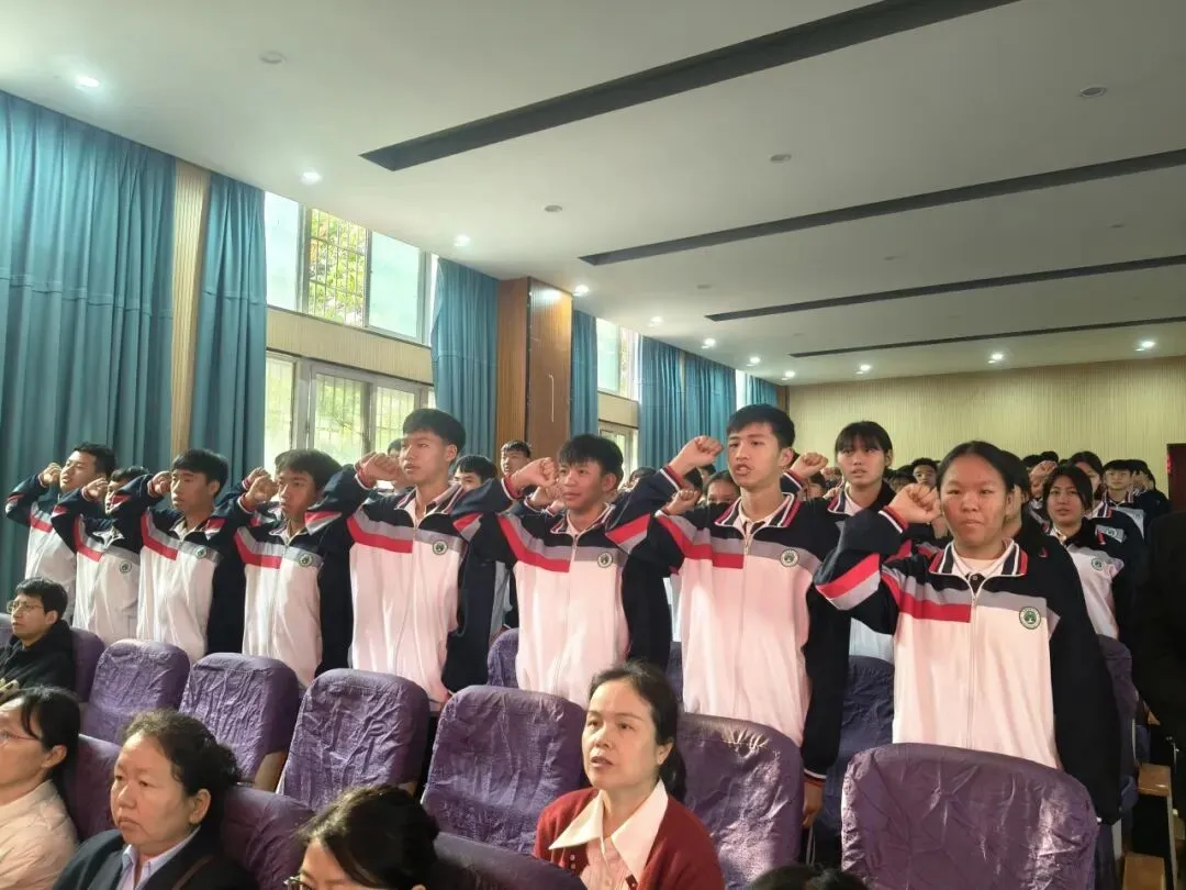 百日誓师燃壮志 逐梦中考谱新篇——勐仑中学初三中考百日誓师活动圆满举行 第8张