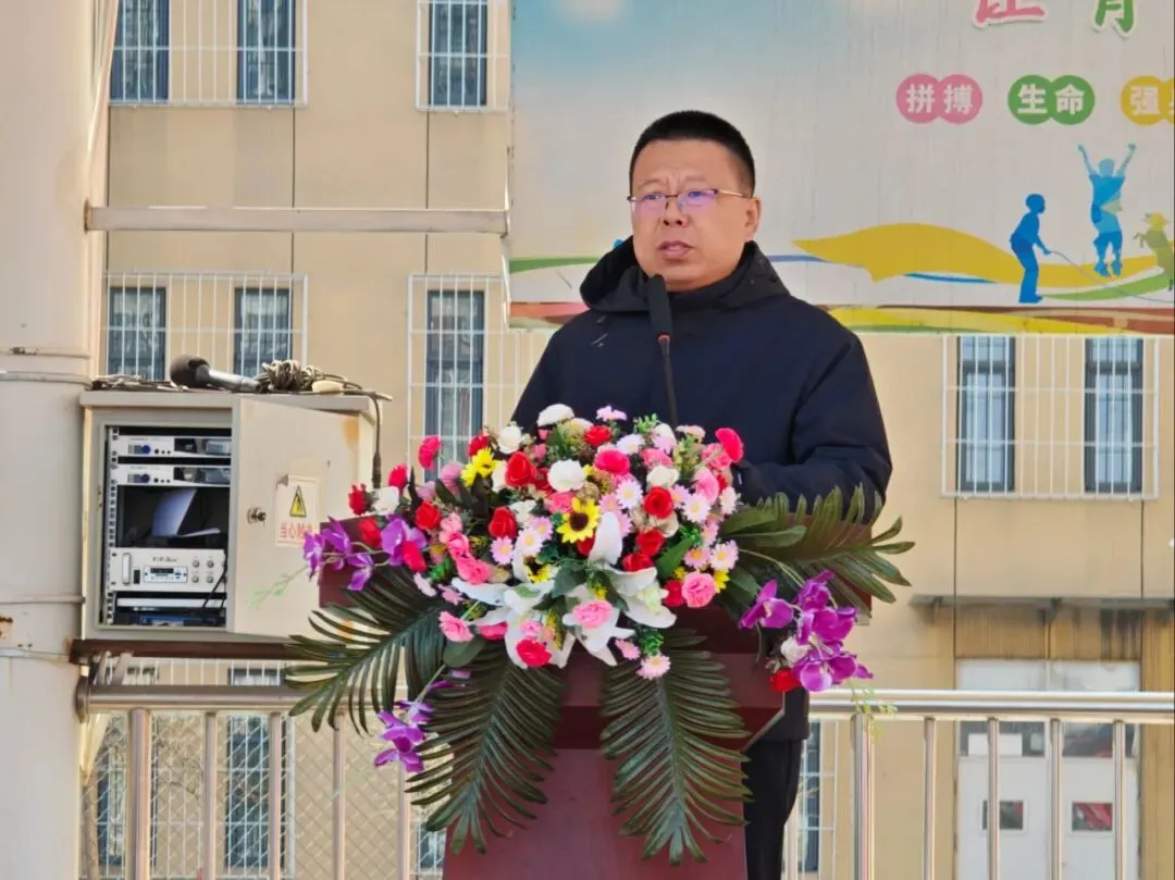 百日砺剑,逐梦中考!龙泽学校2026年九年级中考百日誓师大会圆满举行 第7张 百日砺剑,逐梦中考!龙泽学校2026年九年级中考百日誓师大会圆满举行 第7张