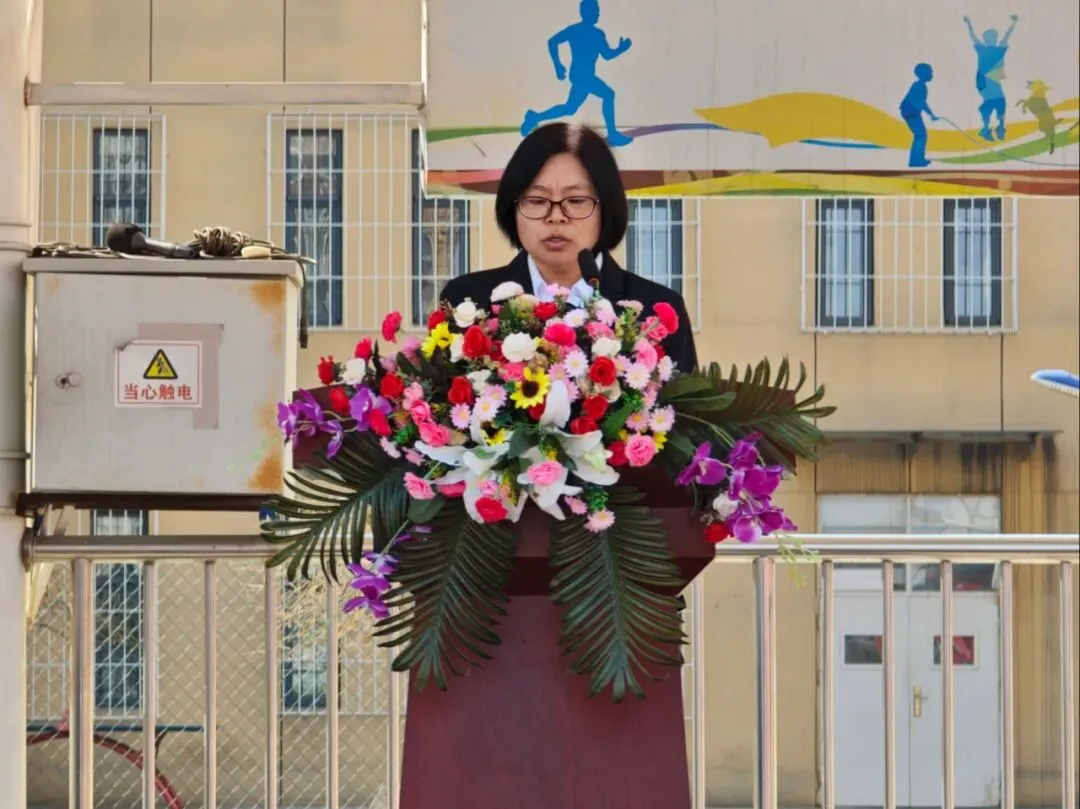 百日砺剑,逐梦中考!龙泽学校2026年九年级中考百日誓师大会圆满举行 第9张 百日砺剑,逐梦中考!龙泽学校2026年九年级中考百日誓师大会圆满举行 第9张