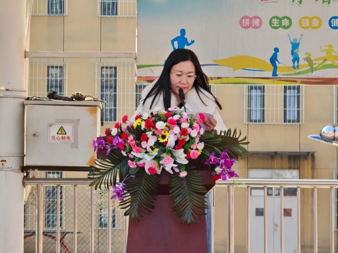 百日砺剑,逐梦中考!龙泽学校2026年九年级中考百日誓师大会圆满举行 第11张 百日砺剑,逐梦中考!龙泽学校2026年九年级中考百日誓师大会圆满举行 第11张