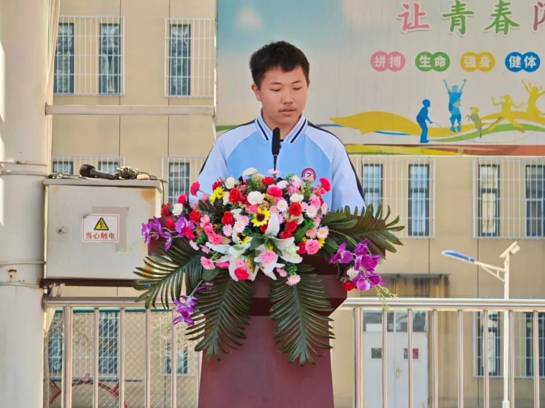 百日砺剑,逐梦中考!龙泽学校2026年九年级中考百日誓师大会圆满举行 第13张 百日砺剑,逐梦中考!龙泽学校2026年九年级中考百日誓师大会圆满举行 第13张