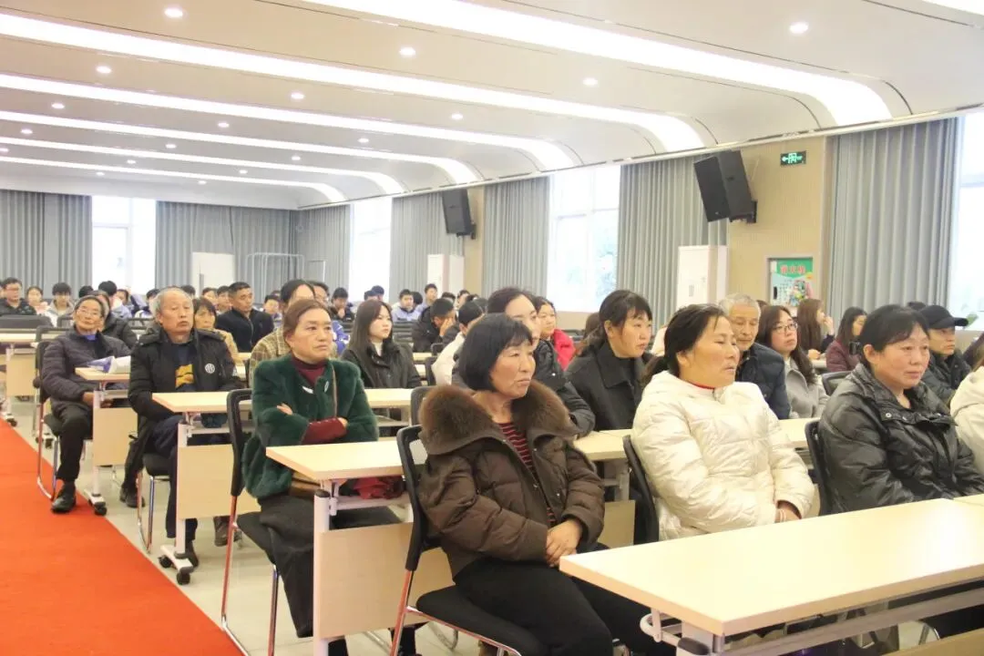 凝心聚力话成长 ,家校同心赴中考——三堆初级中学2026级九年级冲刺阶段家校共育交流会 第11张