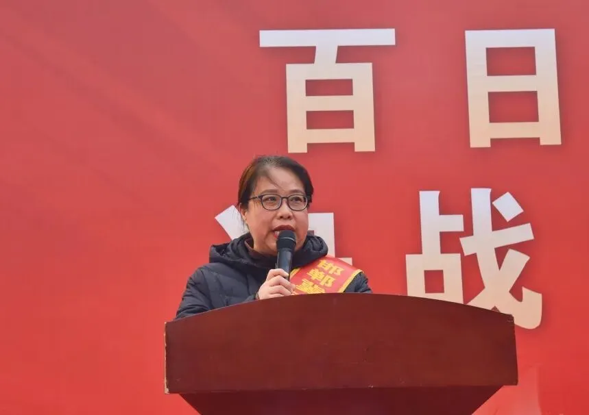 百日奋战再扬凌云之志,决战中考2026赓续辉煌——精英凌云中学初三年级百日誓师大会圆满举行 第51张 百日奋战再扬凌云之志,决战中考2026赓续辉煌——精英凌云中学初三年级百日誓师大会圆满举行 第51张