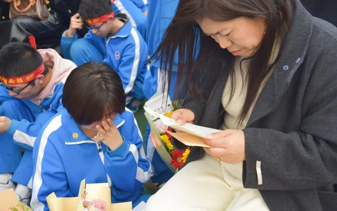 百日奋战再扬凌云之志,决战中考2026赓续辉煌——精英凌云中学初三年级百日誓师大会圆满举行 第56张 百日奋战再扬凌云之志,决战中考2026赓续辉煌——精英凌云中学初三年级百日誓师大会圆满举行 第56张