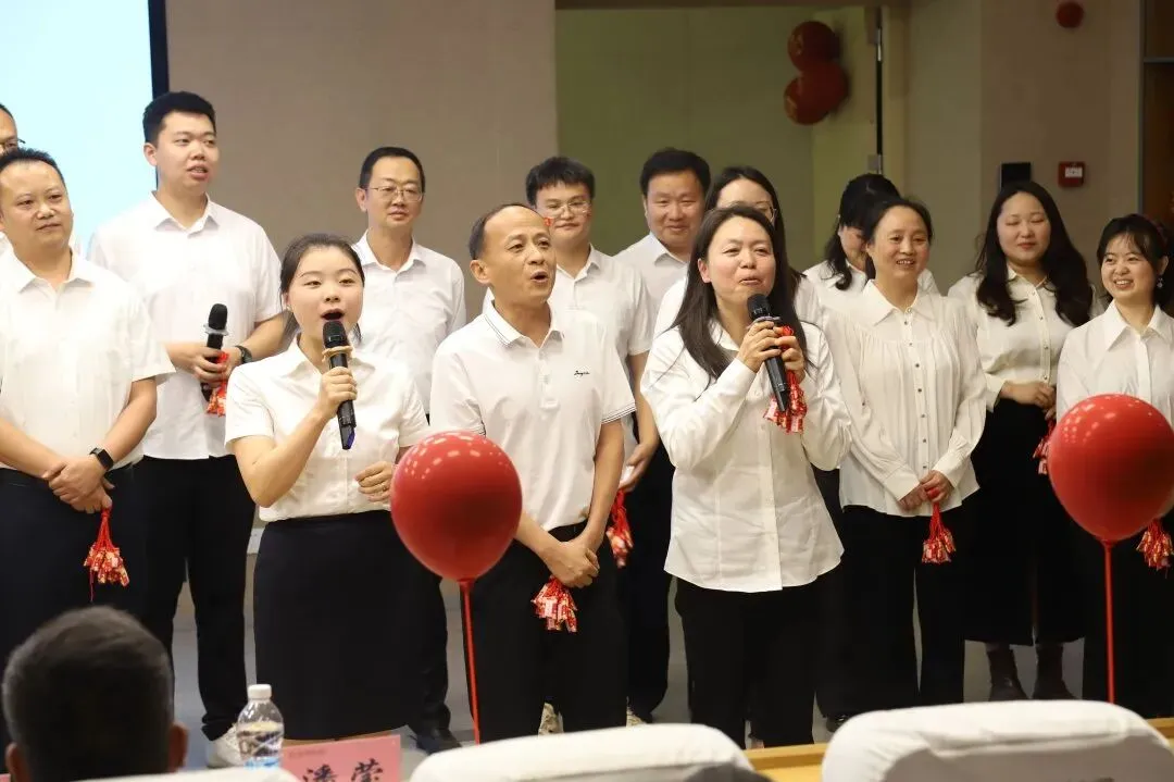 我校初中部举行中考誓师大会 第17张