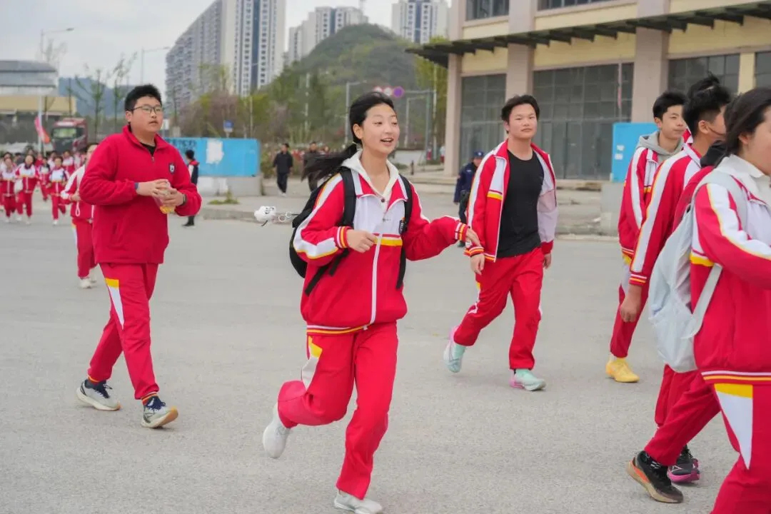 普瑞中考百日誓师 | 有山海为证 为“奔赴”叙事 第65张 普瑞中考百日誓师 | 有山海为证 为“奔赴”叙事 第65张