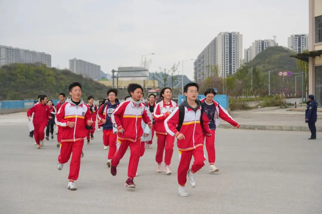 普瑞中考百日誓师 | 有山海为证 为“奔赴”叙事 第66张 普瑞中考百日誓师 | 有山海为证 为“奔赴”叙事 第66张