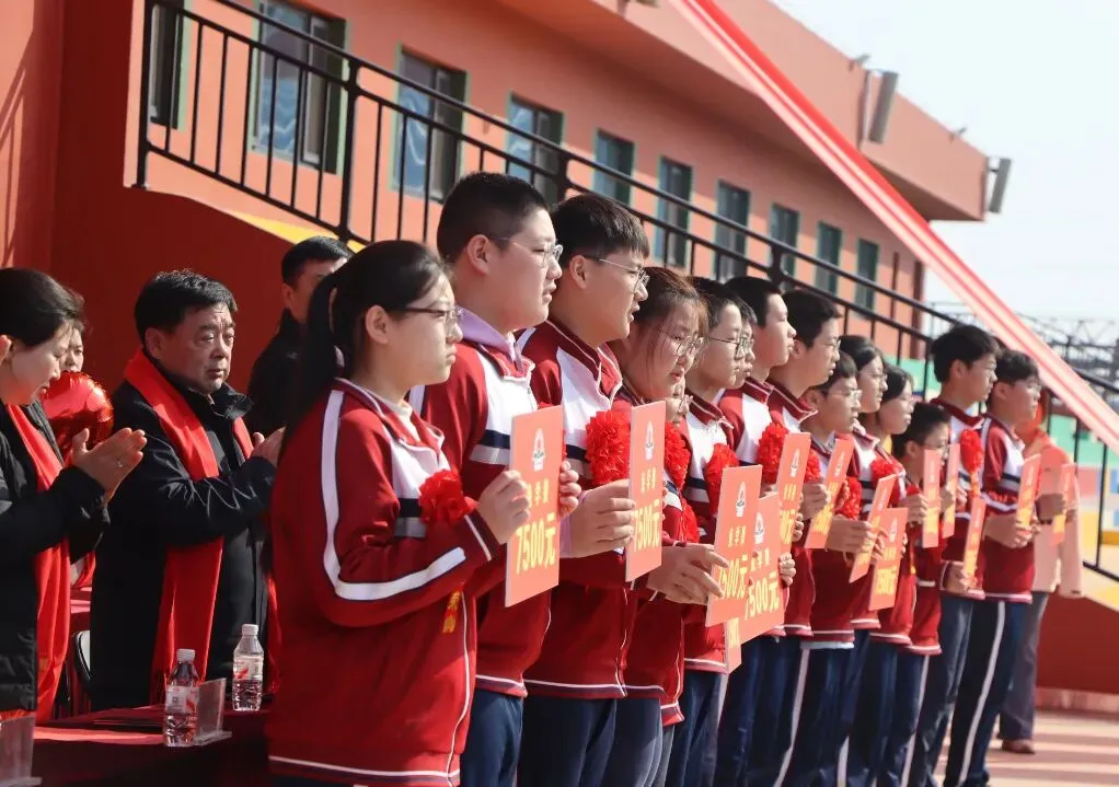 阳光燕山•校园动态——2026年中考百日誓师大会暨春季开学典礼 第16张