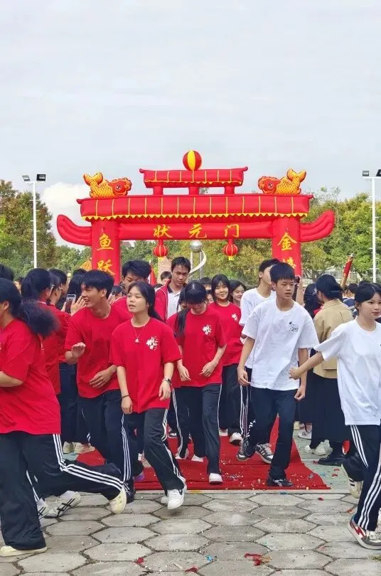 浦北县第六中学2026年中考百日冲刺誓师活动成功举办 第59张