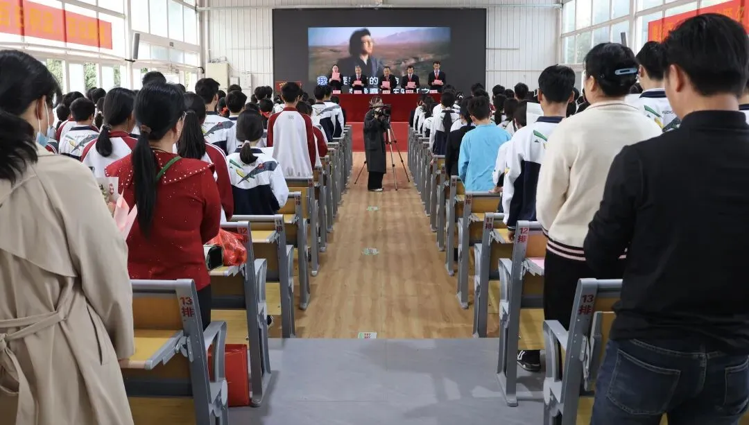 百日攻坚仙城精锐战中考,扬鞭奋蹄城中学子展雄风——武宣县民族初级中学城中校区隆重举行2026届百日誓师大会 第4张