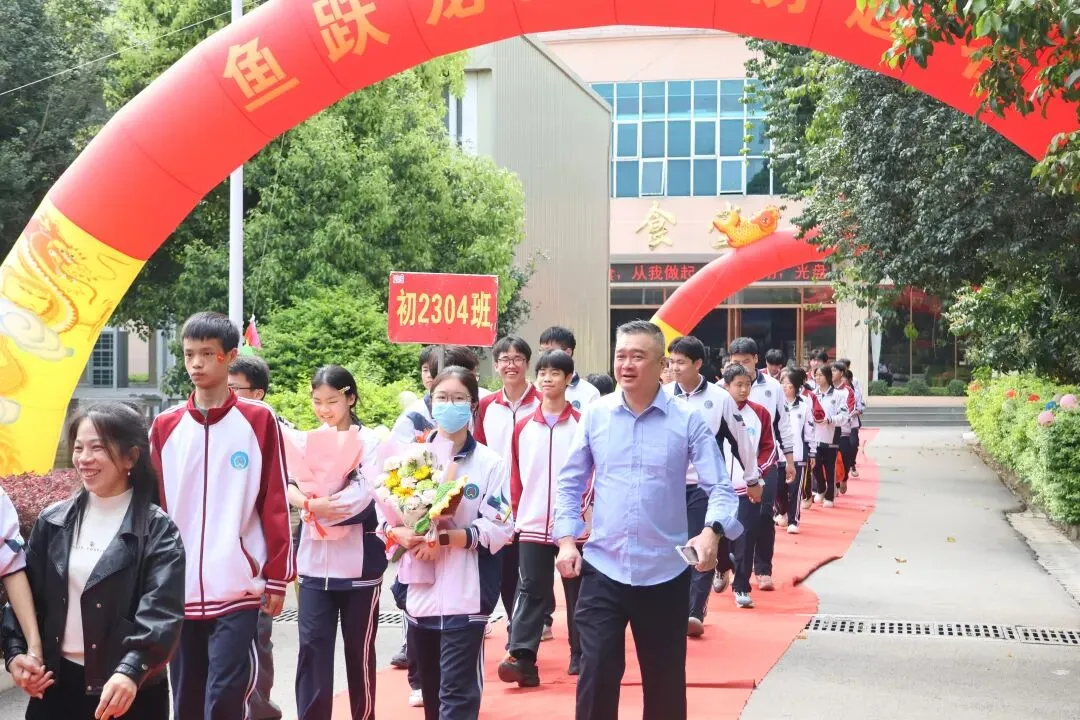 百日攻坚仙城精锐战中考,扬鞭奋蹄城中学子展雄风——武宣县民族初级中学城中校区隆重举行2026届百日誓师大会 第22张