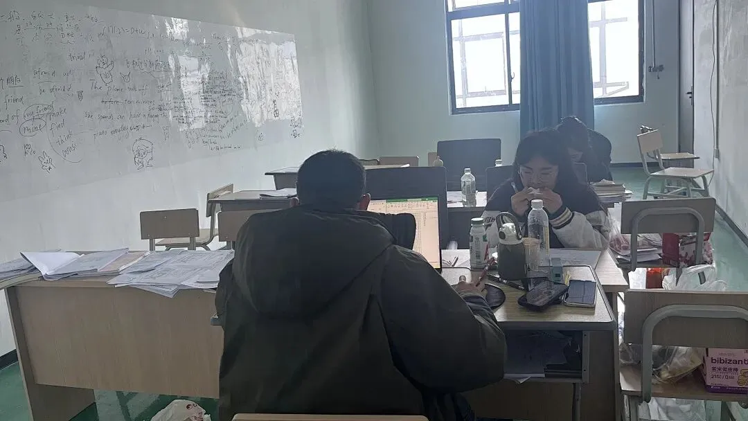 直击现场!贵州专升本大模考今日开考:线上线下同步,全真模拟进行中 第5张