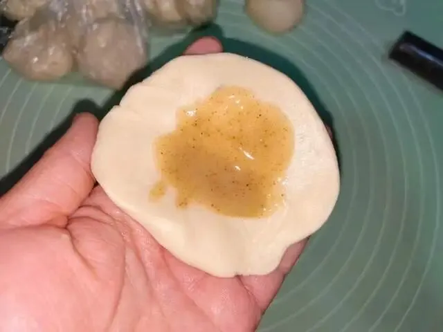 中考倒计时!初三儿子早餐都吃啥?挑战1小时做烧饼,夹啥都好吃 第9张