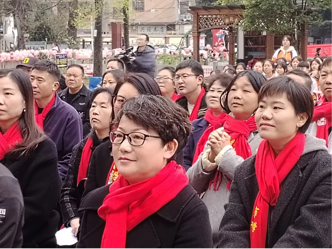 【校园动态】六盘水市第十二中学举行中考冲刺誓师大会 第4张