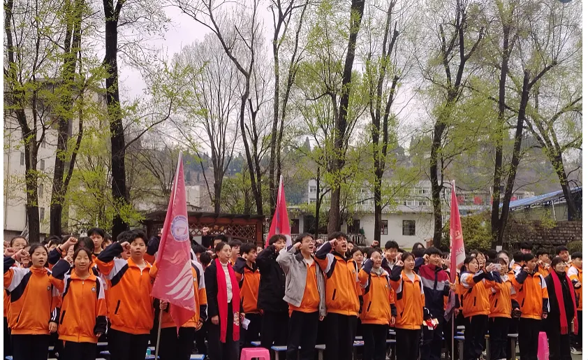 【校园动态】六盘水市第十二中学举行中考冲刺誓师大会 第7张