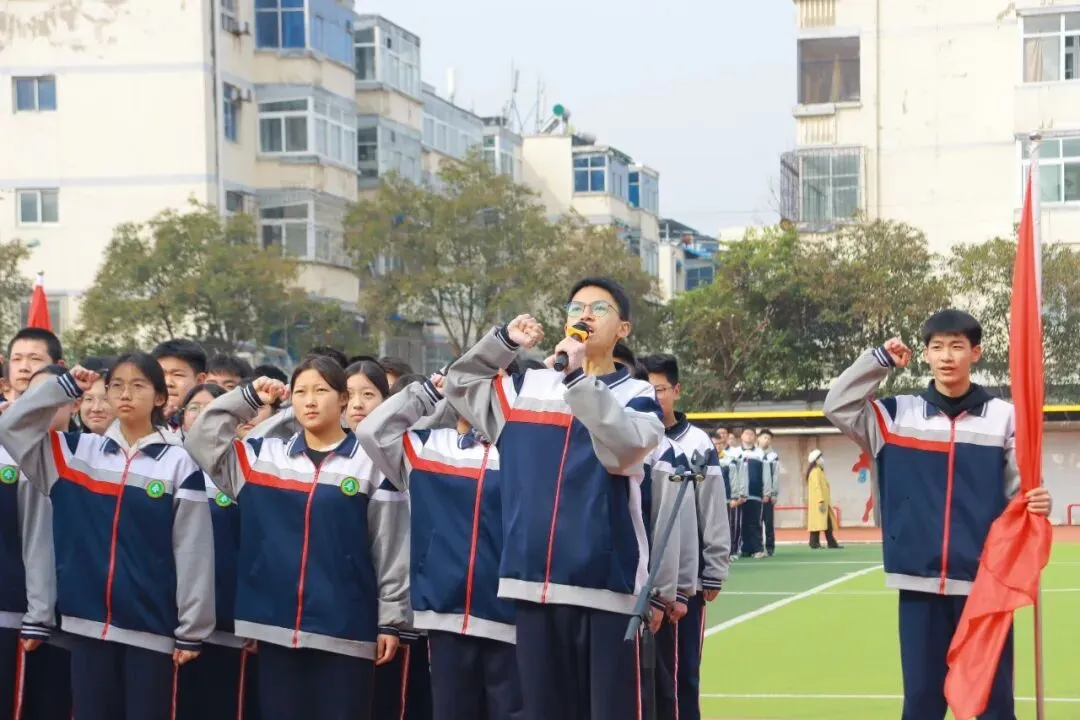 新乡市第三十中学成功举办2026年中考百日冲刺誓师大会 第15张