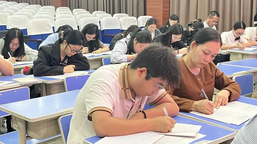 精研真题明方向,深耕教学促发展!——我校开展教师同做中考题活动 第6张