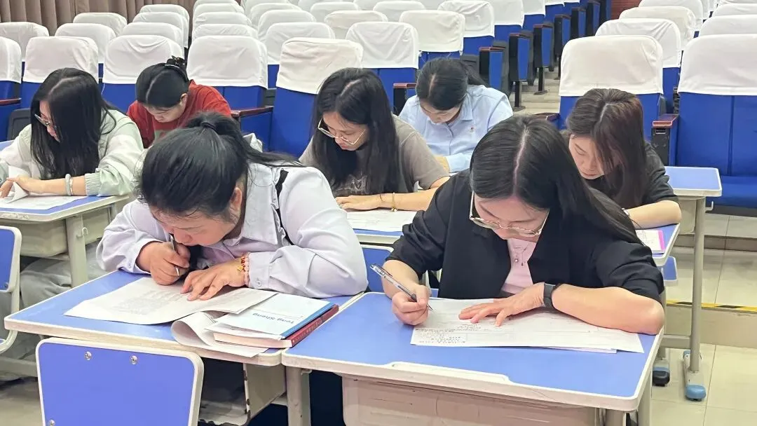 精研真题明方向,深耕教学促发展!——我校开展教师同做中考题活动 第12张